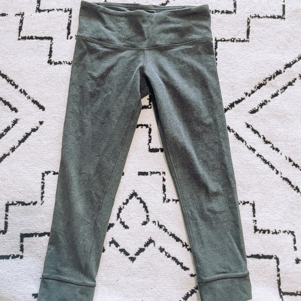 Lululemon cropped grey leggings